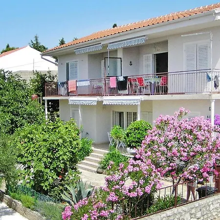 Apartment Fortuna In Pirovac, Close To The Seabeach *